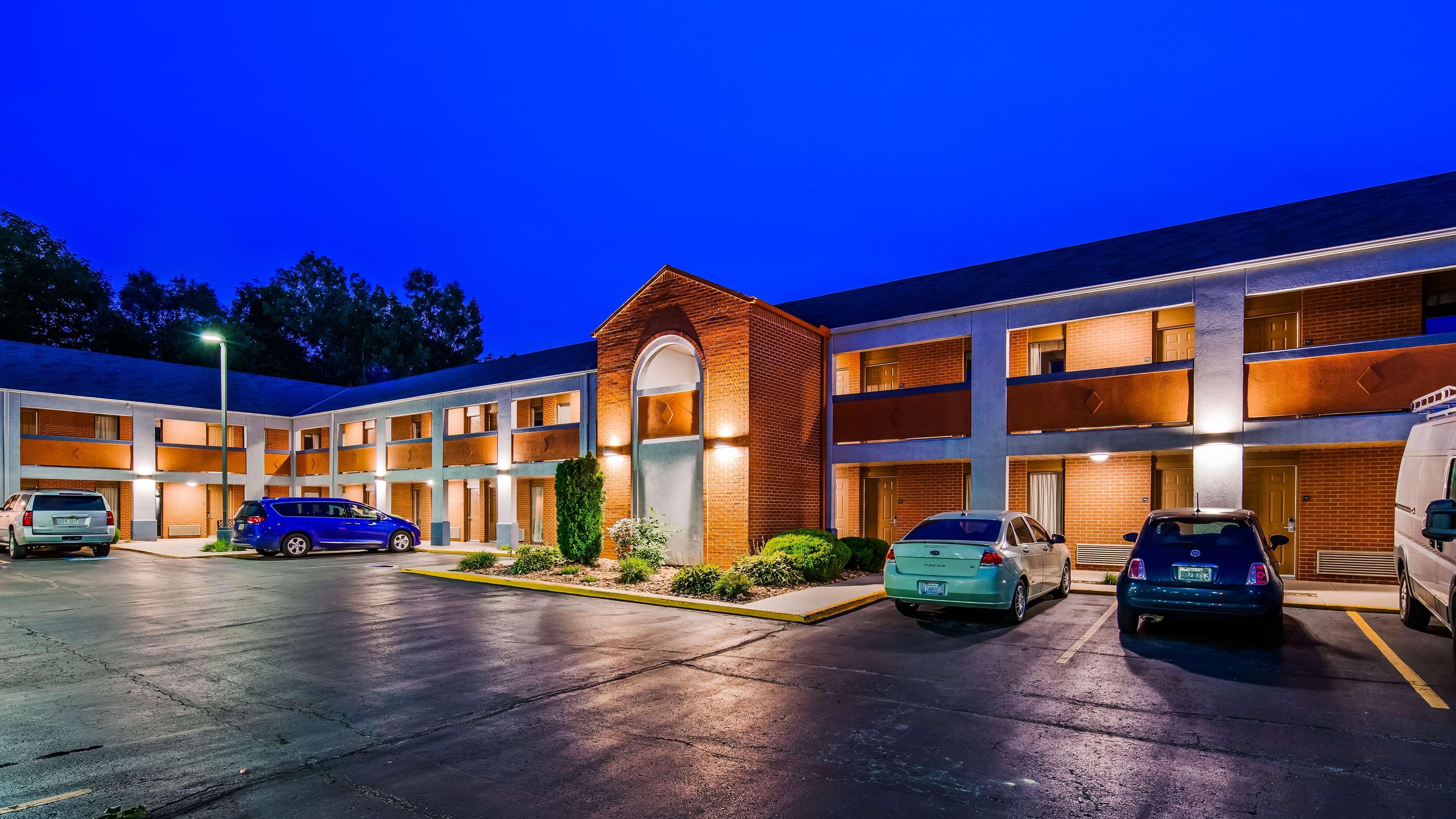 Hotel Surestay By Western Kansas Country North 3*